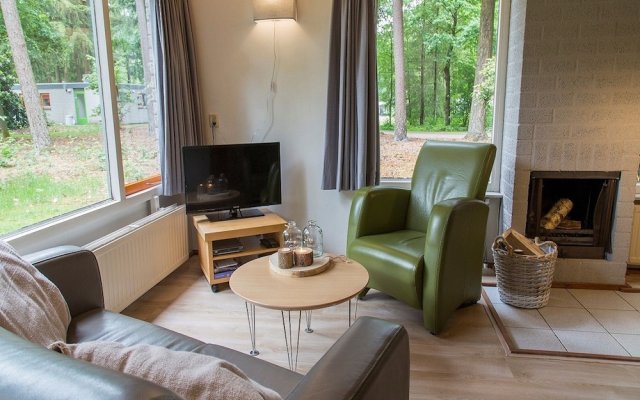 Bungalow With a Tree House box bed on Veluwe