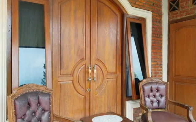 Villa Yustisia Curug 7 Cilember – Guest Rooms – Megamendung