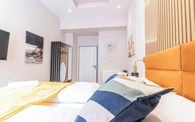 4BR Apt. for Groups 6-Min to Stadthalle