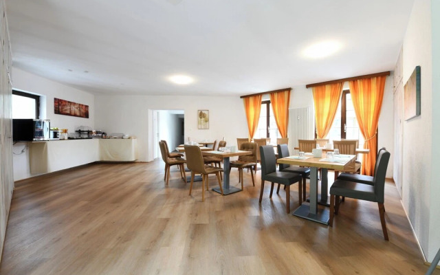 Bed & Breakfast 7rooms Losone