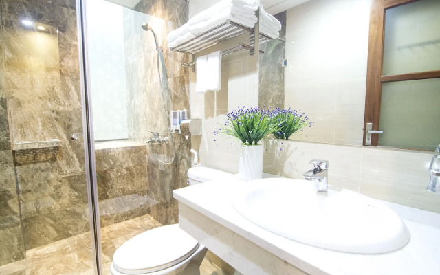 Canary Hotel & Apartment