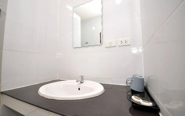 OYO 792 Omsaga Phuket Hotel