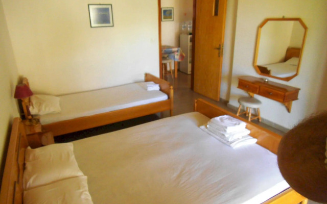 Villa Xenos Studios & Apartments
