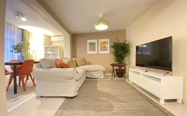 Charming and Central Flat Near Macka Park