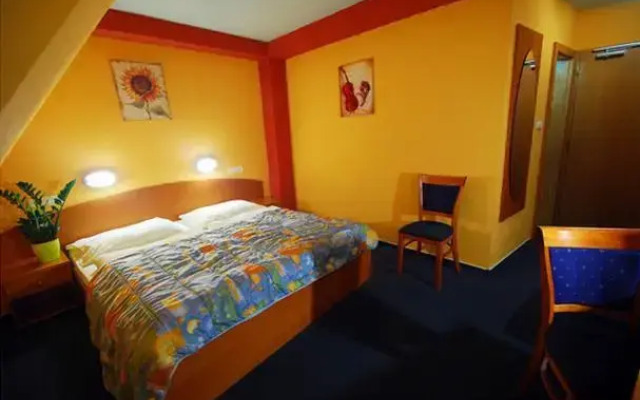 Relax Hotel Fim