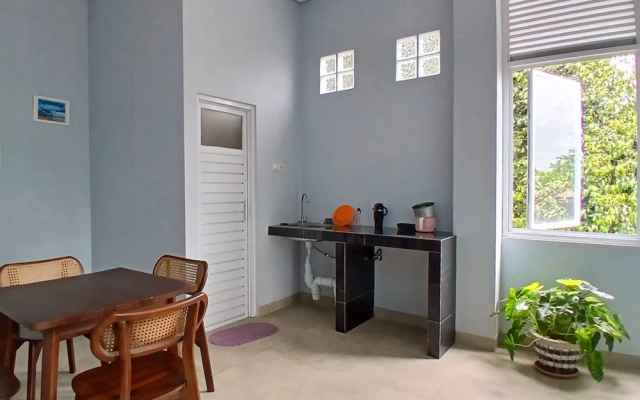 Priyanka Guesthouse Syariah Maguwo Mitra RedDoorz – Guest Rooms – Sleman