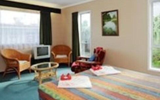 Thermal Oak Motel