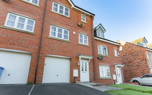 Liverpool Short Stay-Belmont Suite