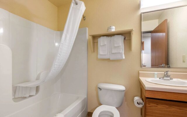 Holiday Inn Express Hotel & Suites Huntsville - University Drive