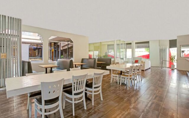 The Live Hotel
