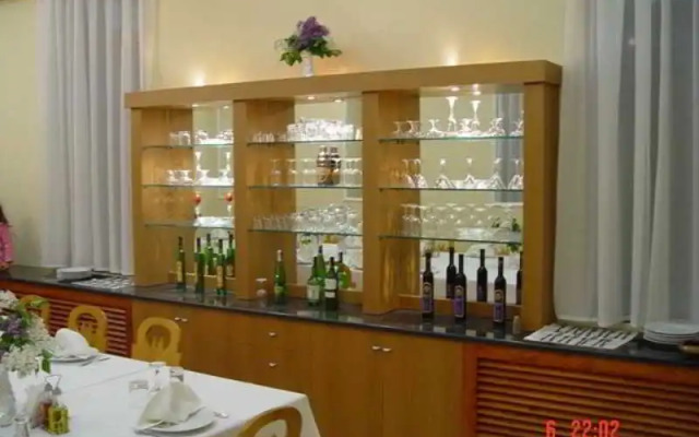 Kristal Hotel