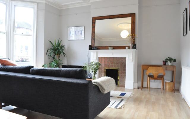 2 Bedroom Flat With Garden in New Cross