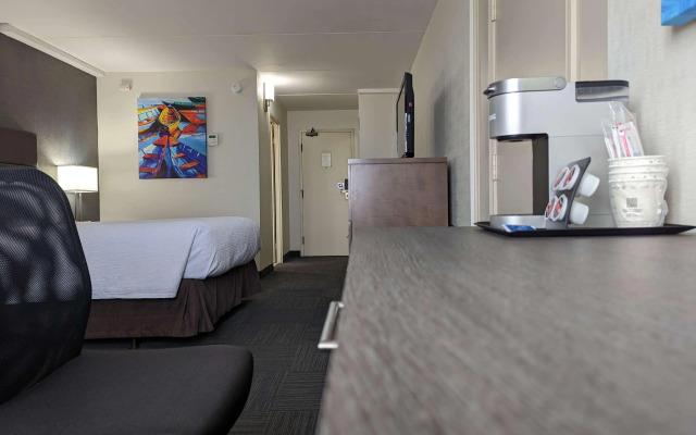Best Western Plus Toronto Airport Hotel