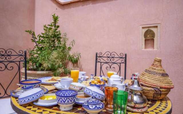 "room in Guest Room - Riad Lakouas. Amber Room"