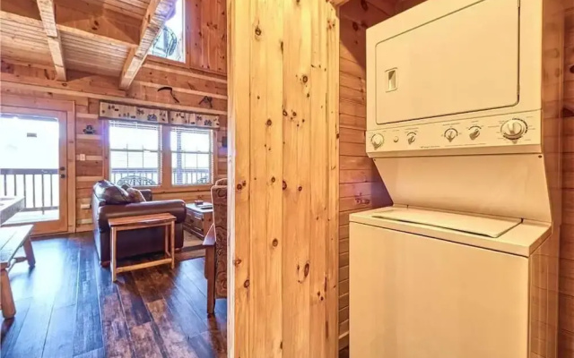 Chubby and Cubbys Den - Three Bedroom Cabin