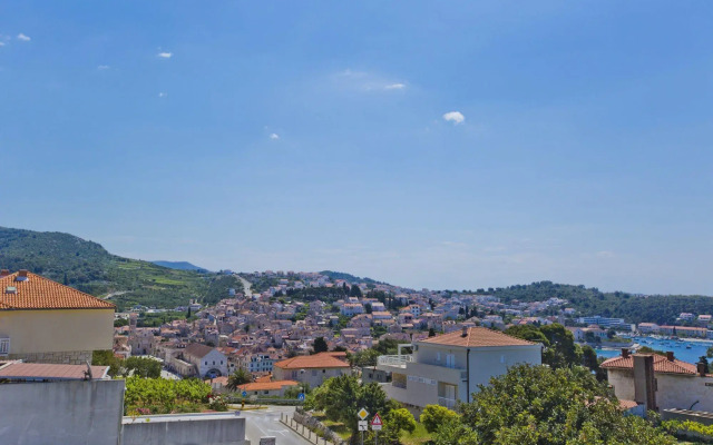 Violeta Hvar