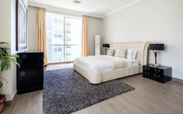 Astounding 3BR Apartment w/ Sea & Marina Views!