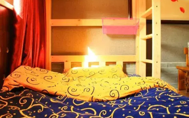 Dengfenglai Youth Hostel (Lanzhou West Railway Station)