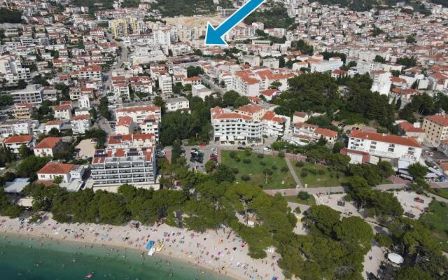 Apartments with a parking space Makarska - 18898
