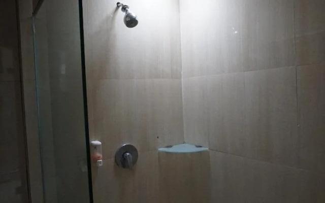 Jhoanie Hotel