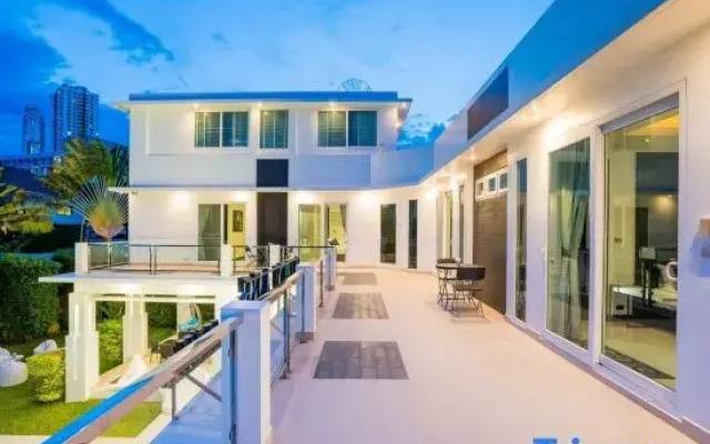 New 7BR Pool Villa with Slider - VVP31.4