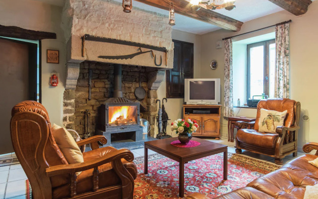 Lovely Holiday Home amidst Meadows in Sourdeval-les-Bois