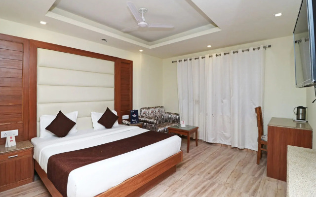 OYO 13908 Hotel India