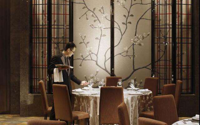 Royal Plaza Hotel