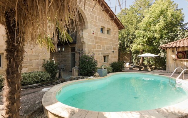 Luxurious Restored Building With Heated Swimming Pool, Terraces And Jacuzzi