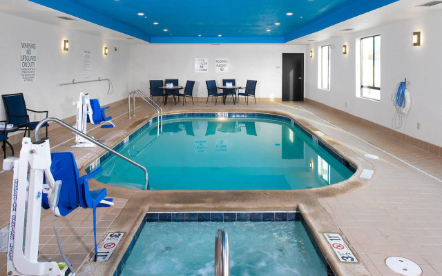 Holiday Inn Express Hutchinson by IHG