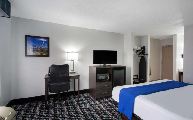 Baymont by Wyndham Charlotte University