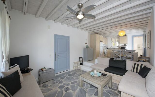 Ornos Suites
