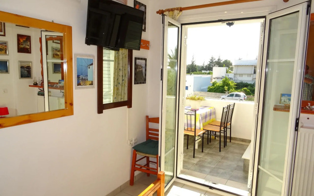 Kontaratos Studios & Apartments