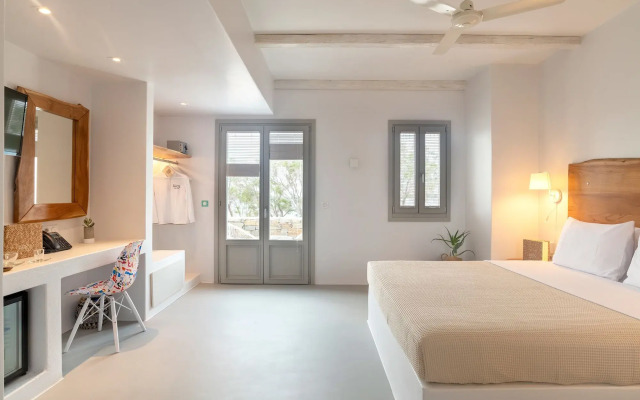 Paros Comfy Suites