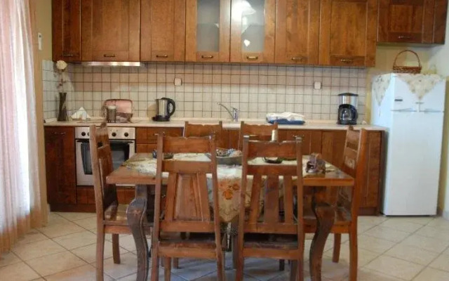Dioni Apartments