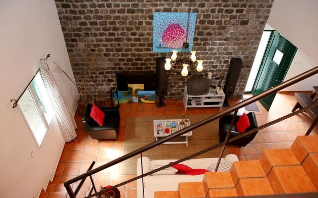 Mosteiros Vineyard House