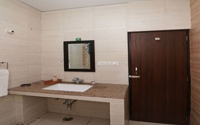 OYO 11878 Hotel De DS Plaza
