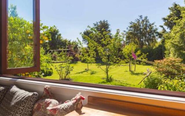 Tasman Village Cottage