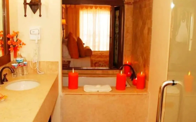 Huge Family Suite Cabo San Lucas