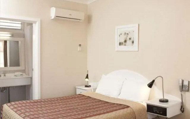 Engadine Motor Inn