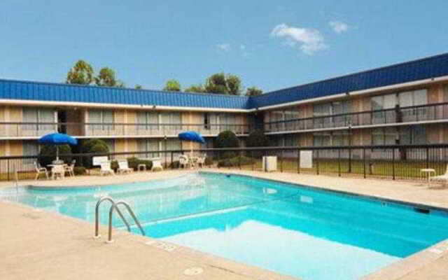 Econo Lodge Statesville