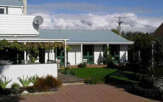 The Martinborough Connection