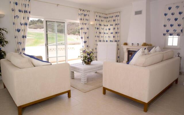Quinta da Encosta Velha Golf & Leisure Village