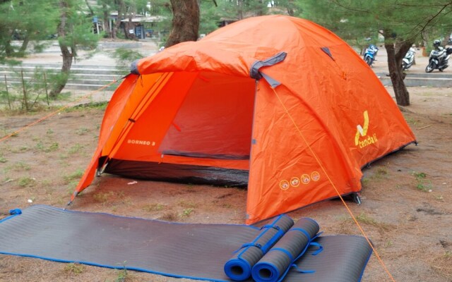 Pantai Ayunan Camp Goa Cemara