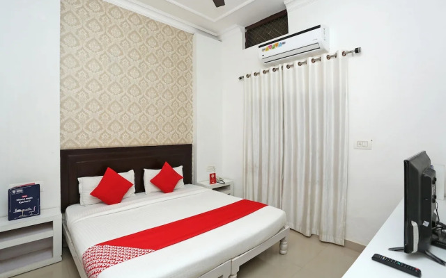 OYO 2877 Hotel Narayana Palace