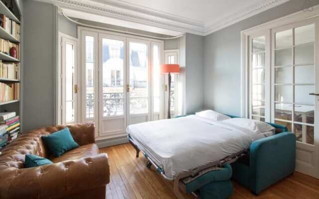 Cosy Flat Sleeps 4 W Terrace In The 10Th District