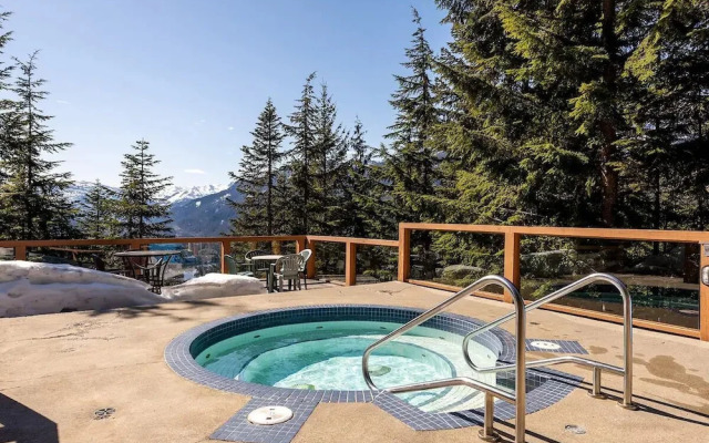 Creekside 2 Bedroom With Incredible Mountain Views