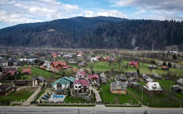 Садиба Янчар з Басейном