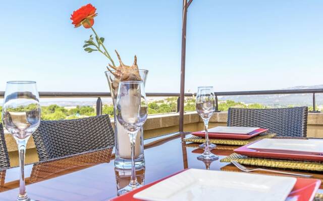 Charming Apartment in Mallemort with Swimming Pool