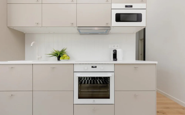 Bright Two Bedroom Apartment by Renters
